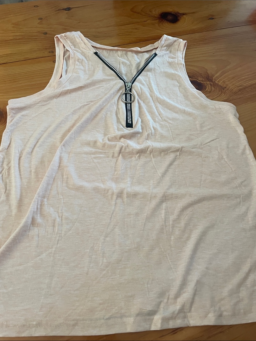 Women’s Sleeveless Zip-Front Tank Top - Light peach
